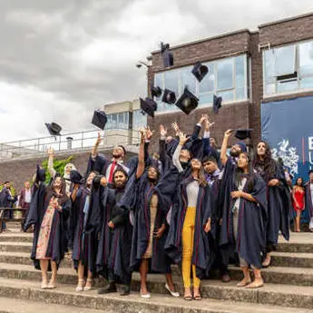 Brunel_Graduation_Hat Throw_Small_8346